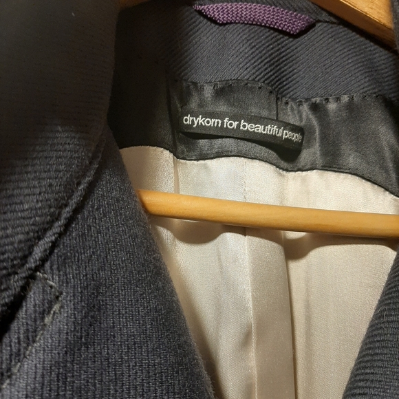 Coat - Picture 2 of 3